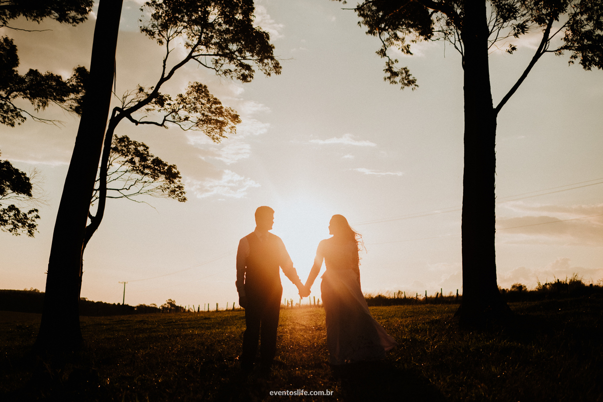 Life Fotografia, Casamento, Fotografia de Casamento Sorocaba, São Paulo, Campinas, Indaiatuba, Sessão Pós Casamento, Pós Wedding, Wedding, Vivi e Mello, Votorantim, Ensaio de Noivos, Ensaio ao ar livre, Natureza, Silhueta, Pôr do sol, Amor