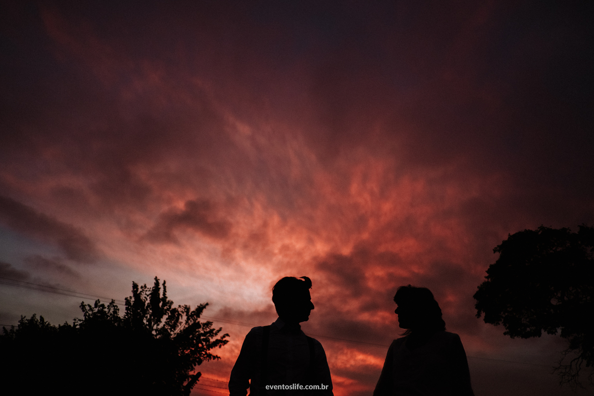 Casamento William e Geovana, Life Fotografia, Fotografia de Casamento Sorocaba, Foto de Casamento, Fotografia diferente, Fotos espontâneas, Silhueta, Pôr do Sol, Céu colorido, Casamento no campo, casar no interior, Foto diferente, foto criativa