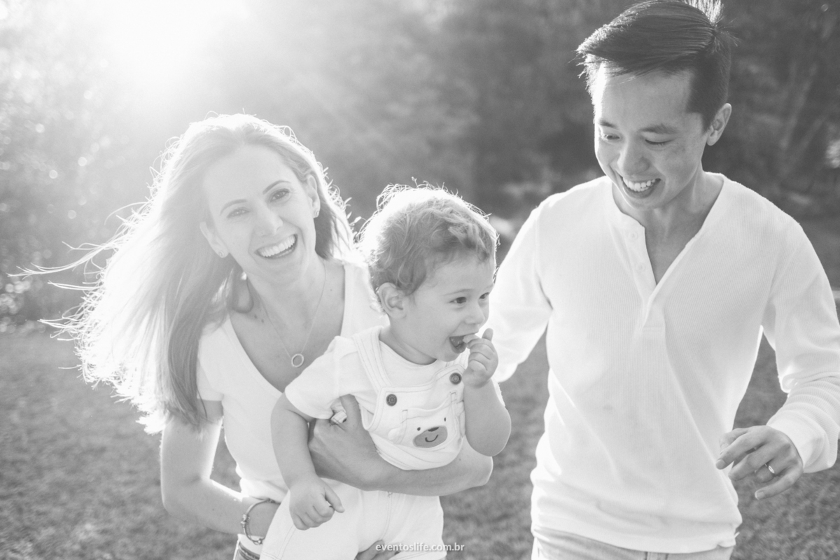 Ensaio Pré Casamento, Pré Casamento, Pré Wedding, Ensaio Família, Sessão fotografica, Sessão Namorados, Sessão, Curitiba, Paraná, Cave Colinas de Pedra, Vinícola, Ensaio na vinícola, Life Fotografia, Foto PB, Contra luz, luz de recorte, Foto espontânea, 