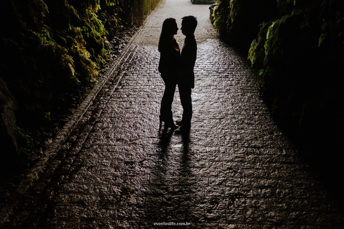 Ensaio Pré Casamento, Pré Casamento, Pré Wedding, Ensaio Família, Sessão fotografica, Sessão Namorados, Sessão, Curitiba, Paraná, Cave Colinas de Pedra, Vinícola, Ensaio na vinícola, Life Fotografia, Fotos diferentes, Melhor fotógrafo de Curitiba, Silhuet