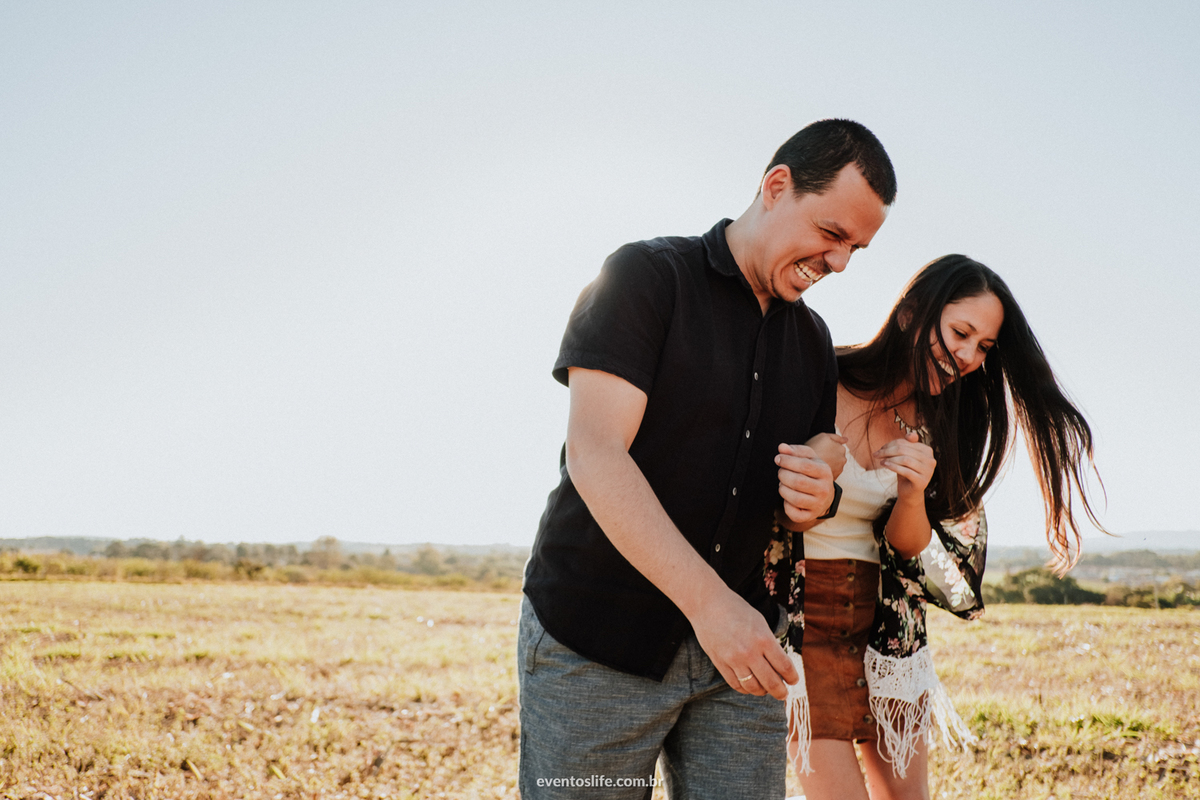 Life Fotografia, Ensaio Fotográfico de casal, Sorocaba, São Paulo, E-session, Pré-casamento, sessão de fotos, fotografia criativa, diferente, espontâneo, noivos, casal, amor, casamento, urbano, campo, cyndi omoto, alex oliveira, jéssica e danilo, sorrisos