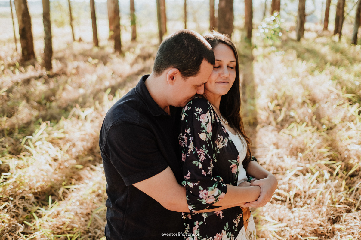 Life Fotografia, Ensaio Fotográfico de casal, Sorocaba, São Paulo, E-session, Pré-casamento, sessão de fotos, fotografia criativa, diferente, espontâneo, noivos, casal, amor, casamento, urbano, campo, cyndi omoto, alex oliveira, jéssica e danilo, cheiro