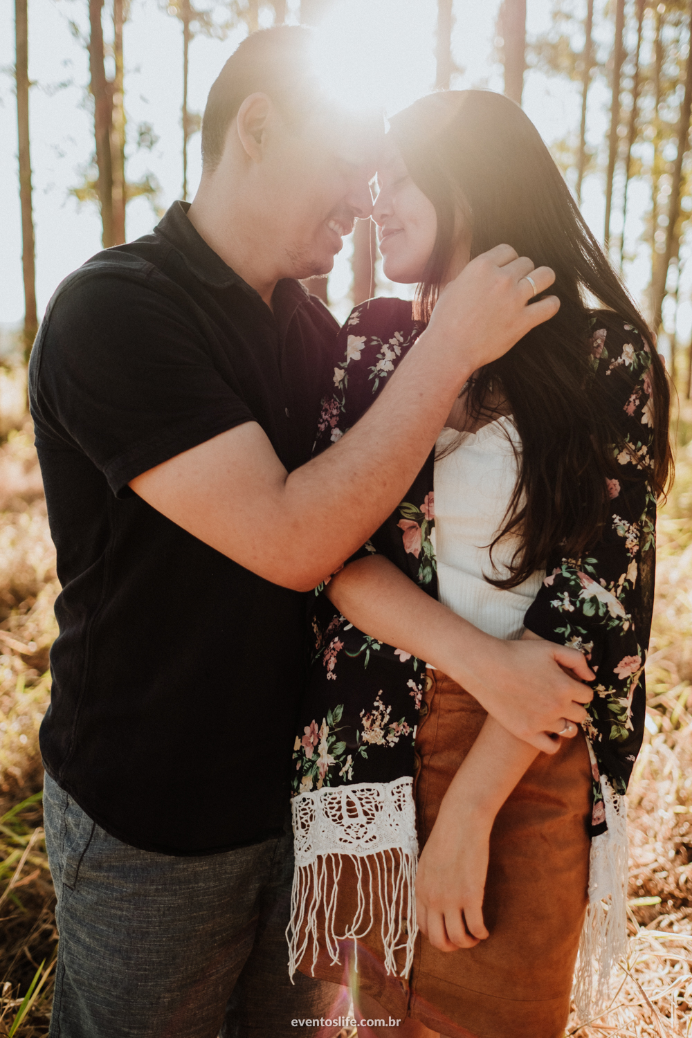 Life Fotografia, Ensaio Fotográfico de casal, Sorocaba, São Paulo, E-session, Pré-casamento, sessão de fotos, fotografia criativa, diferente, espontâneo, noivos, casal, amor, casamento, urbano, campo, cyndi omoto, alex oliveira, jéssica e danilo, carinho