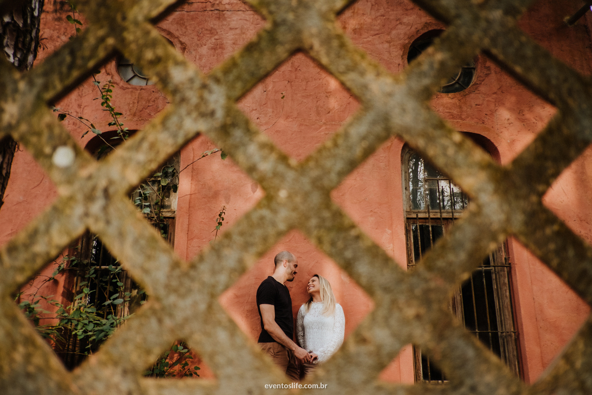 Ensaio Pré Casamento, Pré Wedding, Sessão Casal, Sessão Fotográfica, Casa dos Contos, São Roque, Sorocaba, São Paulo, Foto artística, Fotografia de Casamento, Ensaio, Melhor fotógrafo de Casamento de Sorocaba, Noivos, fotografia criativa, lugar diferente