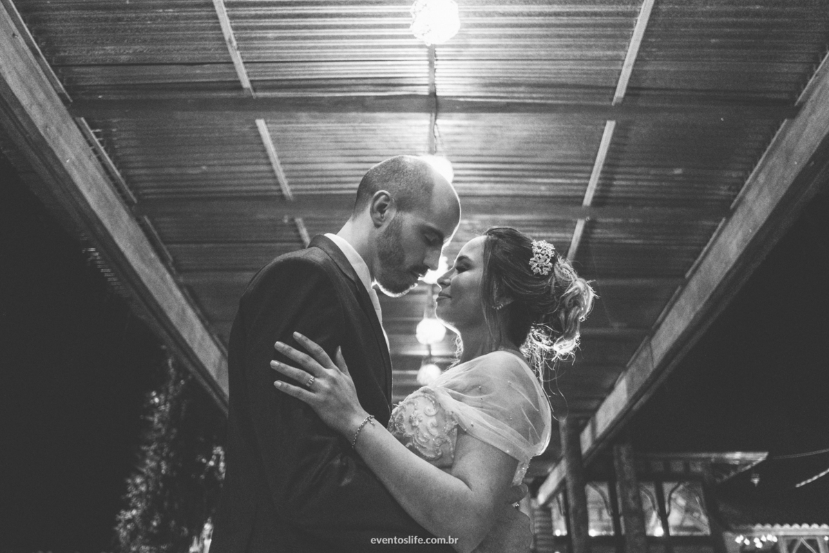 Life Fotografia, Fotografia de Casamento Sorocaba, Fotos de Casamento, Sorocaba, São Roque, São Paulo, Itu, Indaiatuba, Amanda e Rafael, Casamento ao ar livre, Fotos diferentes, Fotos espontâneas, Tajj, Retrato dos noivos, Casados, Foto romântica, PB