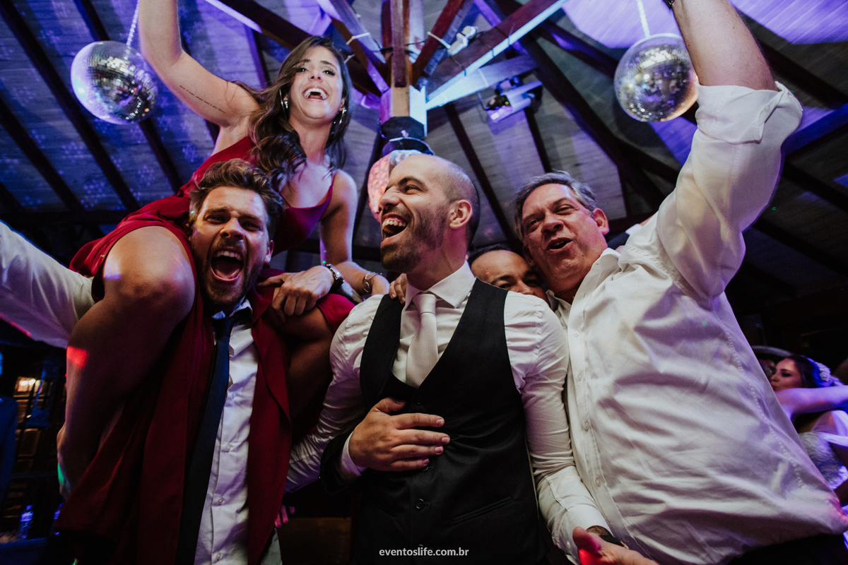 Life Fotografia, Fotografia de Casamento Sorocaba, Fotos de Casamento, Sorocaba, São Roque, São Paulo, Itu, Indaiatuba, Amanda e Rafael, Casamento ao ar livre, Fotos diferentes, Fotos espontâneas, Tajj, Amigos, Festa, Festa de Casamento, Diversão