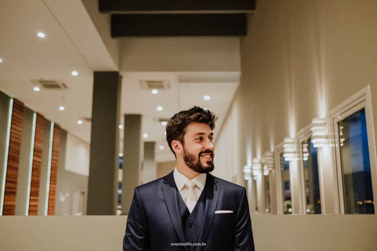 casamento, renata e joão, life fotografia, sorocaba, são paulo, fotografia de casamento, alex oliveira, cyndi omoto, fotografia espontânea, noivo pronto, antes do casamento, noivo com terno, terno azul, noivo lindo, noivo elegante, qual gravata usar