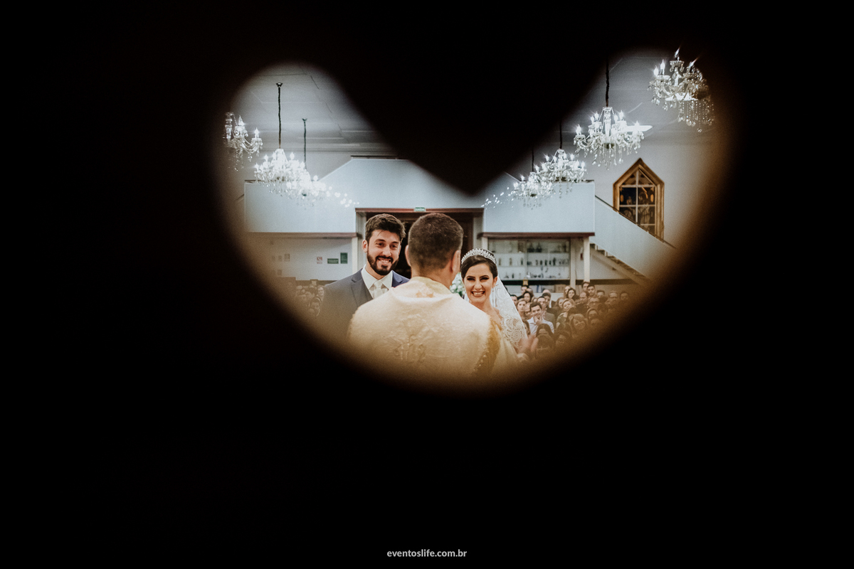 casamento, renata e joão, life fotografia, sorocaba, são paulo, fotografia de casamento, alex oliveira, cyndi omoto, fotografia espontânea, foto diferente de casamento, casamento de noite, casamento na igreja, noivos e o padre, católico