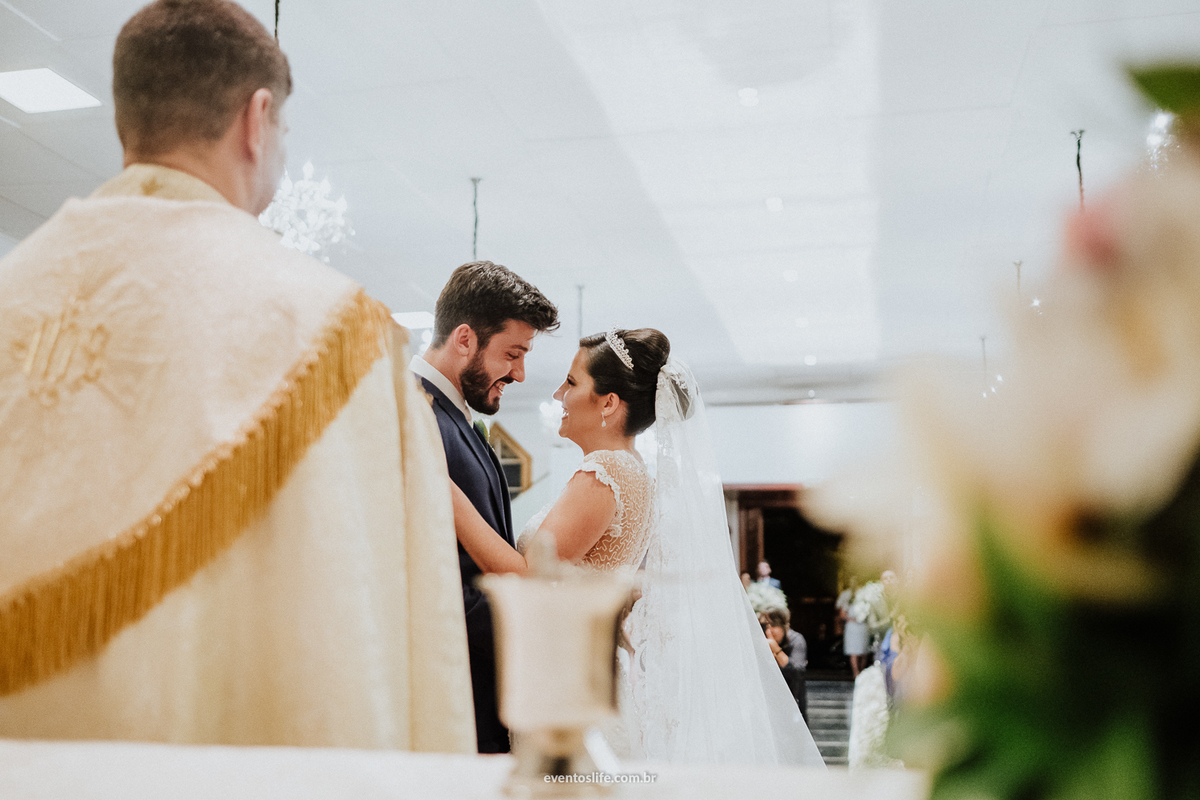 casamento, renata e joão, life fotografia, sorocaba, são paulo, fotografia de casamento, alex oliveira, cyndi omoto, fotografia espontânea, beijo dos noivos, pode beijar a noiva, cerimônia, nossa senhora de fátima, melhor fotografia de sorocaba, amor