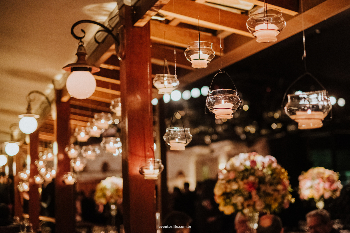 casamento, renata e joão, life fotografia, sorocaba, são paulo, fotografia de casamento, alex oliveira, cyndi omoto, fotografia espontânea, decoração de casamento, luzinhas no casamento, velas, Florisnéia, Chácara Santa Victória, Santa Assessoria, flores