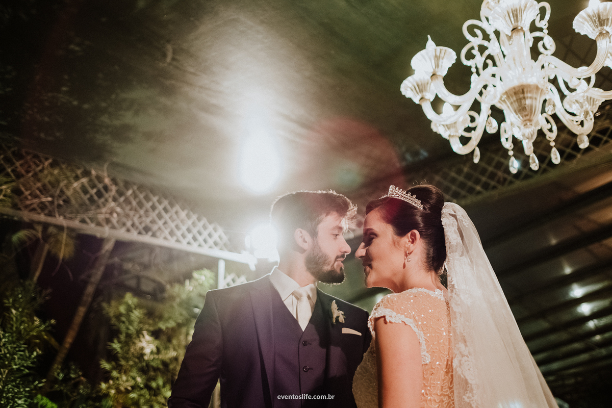 casamento, renata e joão, life fotografia, sorocaba, são paulo, fotografia de casamento, alex oliveira, cyndi omoto, fotografia espontânea, fotos de noivos na chácara santa victória, lilian casare, vestido de noiva center noivas, véu, coroa