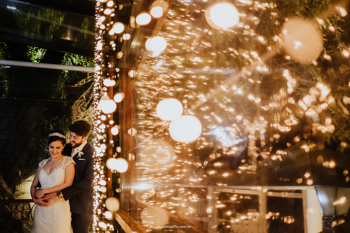 casamento, renata e joão, life fotografia, sorocaba, são paulo, fotografia de casamento, alex oliveira, cyndi omoto, fotografia espontânea, noivos, enfim casados, yes i do, cortina de luzes no casamento, cortina de luzinhas, factory som e luz, casal