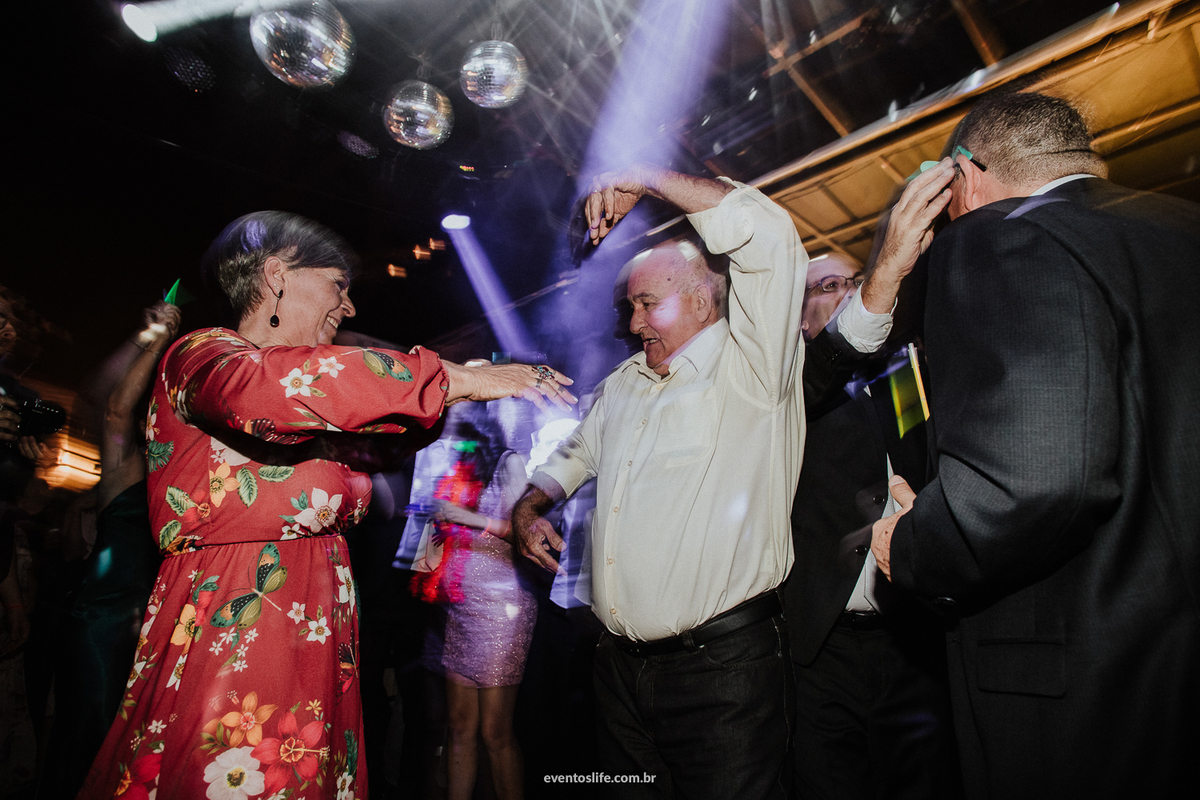 casamento, renata e joão, life fotografia, sorocaba, são paulo, fotografia de casamento, alex oliveira, cyndi omoto, fotografia espontânea, melhores fotógrafos de casamento de sorocaba, life fotografia é ótima, instalifefotografia, convidados dançando