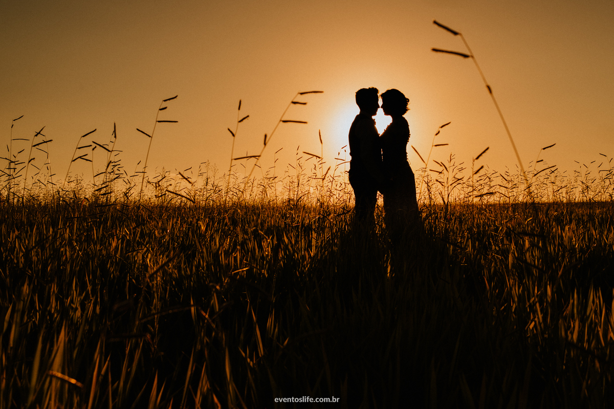 Casamento, Pamella e Wellington, Life Fotografia, Sorocaba, Mini Wedding, Fotografia espontânea, Documental, Alex Oliveira, Cyndi Omoto, Case de Dia, Aspazia, Mini Casamento, Silhueta, Campo, Pôr-do-sol, Foto incrível, Melhor fotógrafo de Sorocaba, 