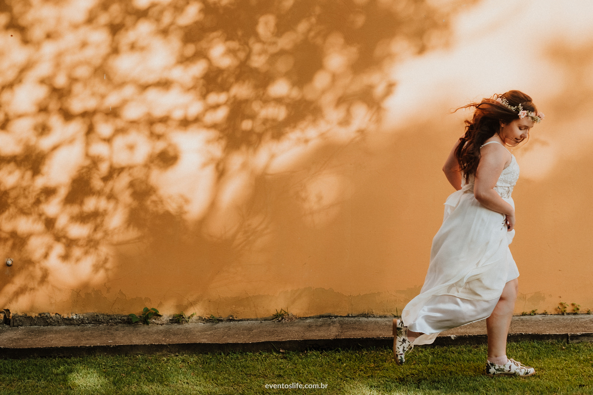 Preview, Casamento, Wedding, Life Fotografia, Fotos espontâneas, Casamento ao ar livre, Casamento de Dia, Noivos, Bride, Groom, Fotografia de Casamento Sorocaba, Noiva correndo, Making Of de Noiva, Sombras, Cabelo solto, Foto diferente, Fotos criativas