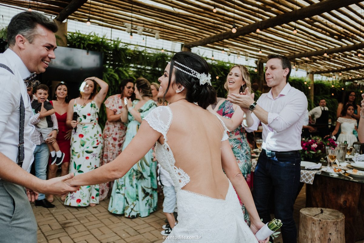 Fotografia de Casamento Sorocaba, São Paulo, Julianne e Osório, Life Fotografia, Hukka Garden, Mini Wedding, Mini Casamento, Cerimônia, Cerimônia de Casamento, Amor, Fotografia diferente, Fotografia espontânea, Festa, Party, Recepção, Noivos dançando