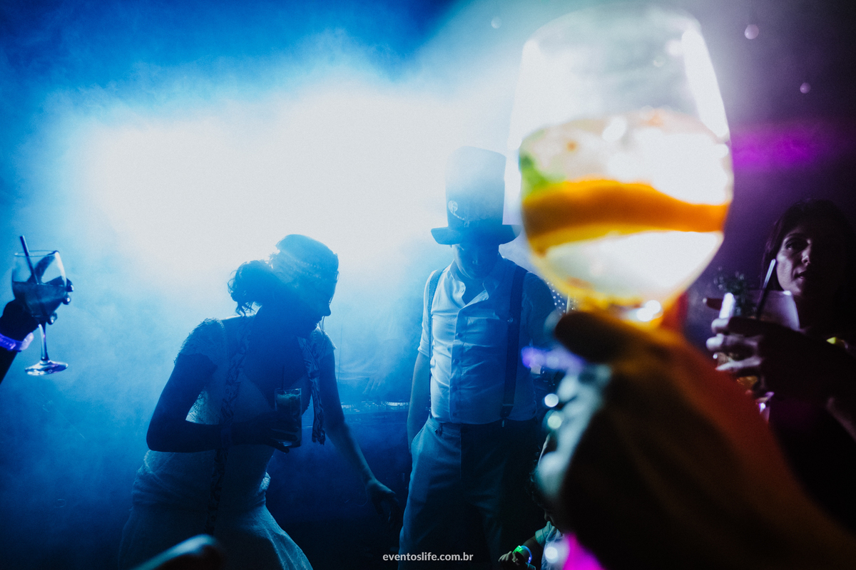 Fotografia de Casamento Sorocaba, São Paulo, Julianne e Osório, Life Fotografia, Hukka Garden, Mini Wedding, Mini Casamento, Amor, Fotografia diferente, Fotografia espontânea, Recepção, Festa, Pista, Luzinhas, Lampadinhas, Noivos, Live, DJ, Dança