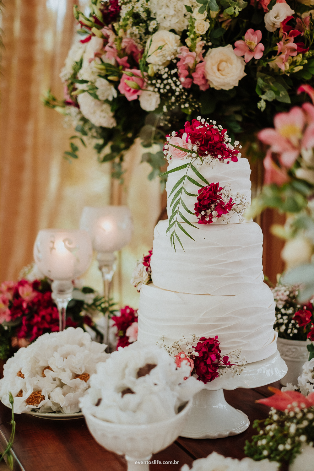 life fotografia, fotografia de casamento, sorocaba, São paulo, jundiaí, noiva, bride, noivado, wedding, casamento, melhor fotógrafo de casamento, fotografia espontânea, fotos diferentes, bolo, bolo com flores, naturais, velas, decoração intimista, cake