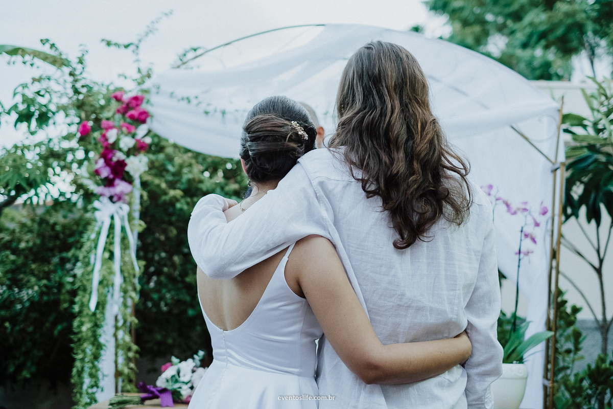 Life Fotografia, Casamento, Lais e Guilherme, Casamento em Casa, Mini Wedding, Mini Casamento, Carinho, Noivos apaixonados