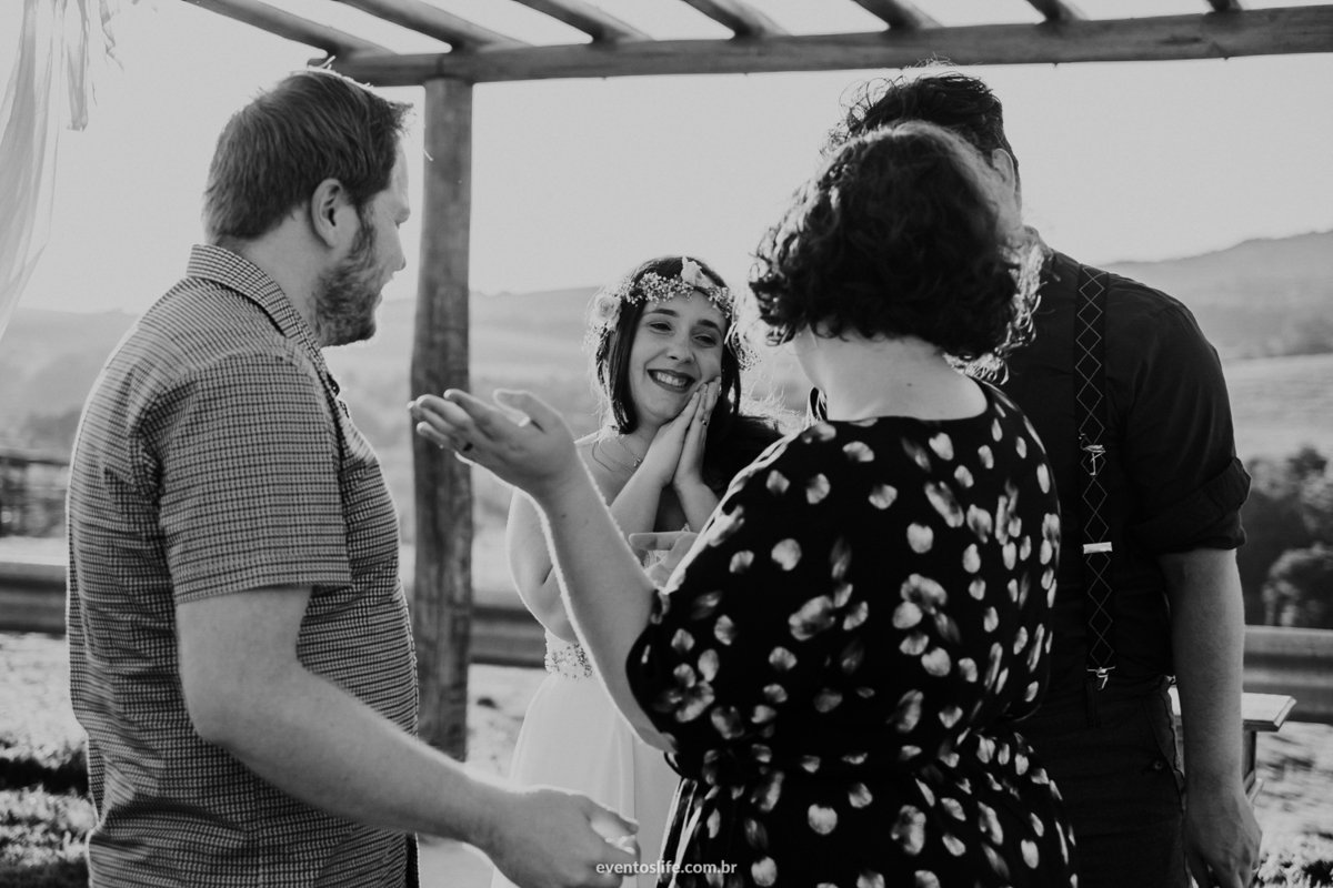 Fotografia de Casamento Sorocaba, Life Fotografia, Lenna e Everton, Sitio João de Barro, Wedding, Mini Wedding, Mini Casamento, Noivos descolados, Casamento diferente, Casamento de dia, Cerimônia, Paisagem, Natureza, Família, Felicidade, Ar livre, Amor