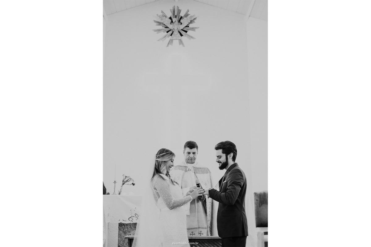 Life Fotografia, Casamento, Fotografia de Casamento Sorocaba, São Paulo, Lago Azul, Mini Wedding, Mini Casamento, Quintal Flores, Les Esembles, Leila Savioli, Doce Veneno, Mayara Zanetti, Noivos, Convidados, Cerimônia, Igreja, Aliança, Amor, Emoção, Love