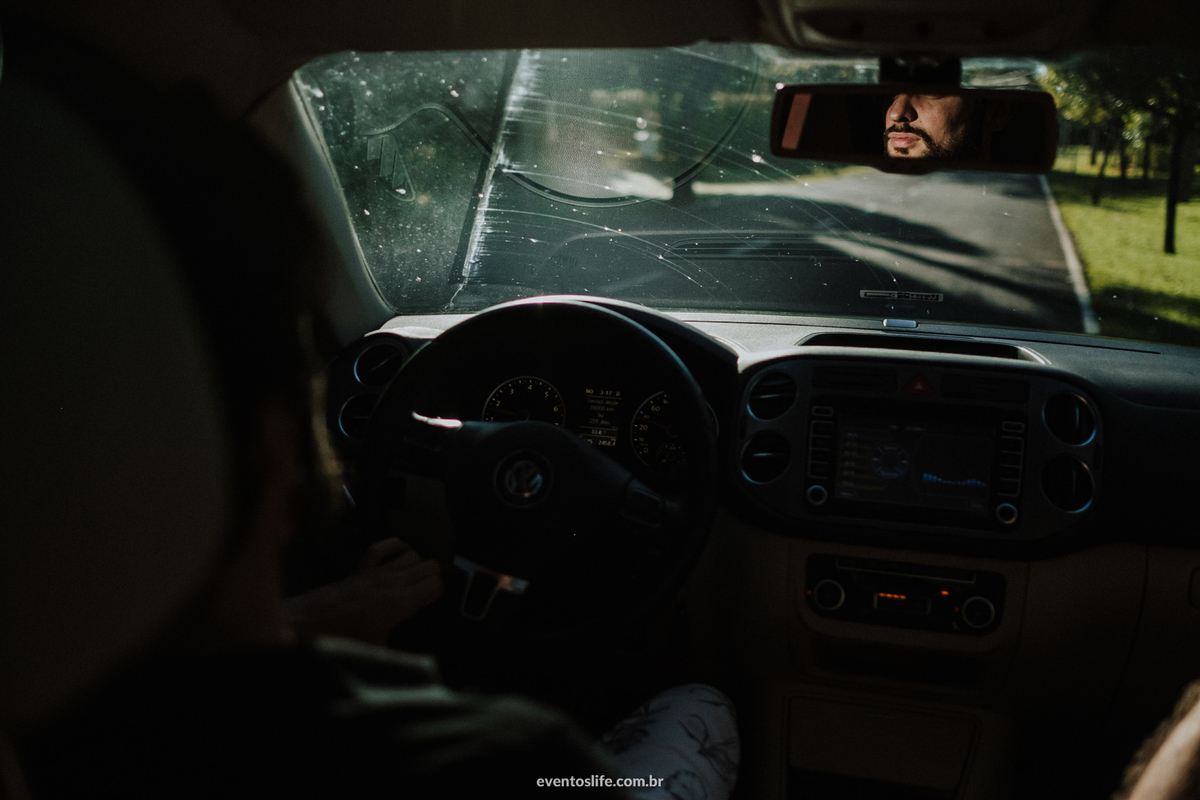 Life Fotografia, Casamento, Fotografia de Casamento Sorocaba, São Paulo, Lago Azul, Mini Wedding, Mini Casamento, Quintal Flores, Les Esembles, Leila Savioli, Doce Veneno, Mayara Zanetti, Noivo, Making off, Motorista, Reflexo, Retrovisor, Estrada, Emoção