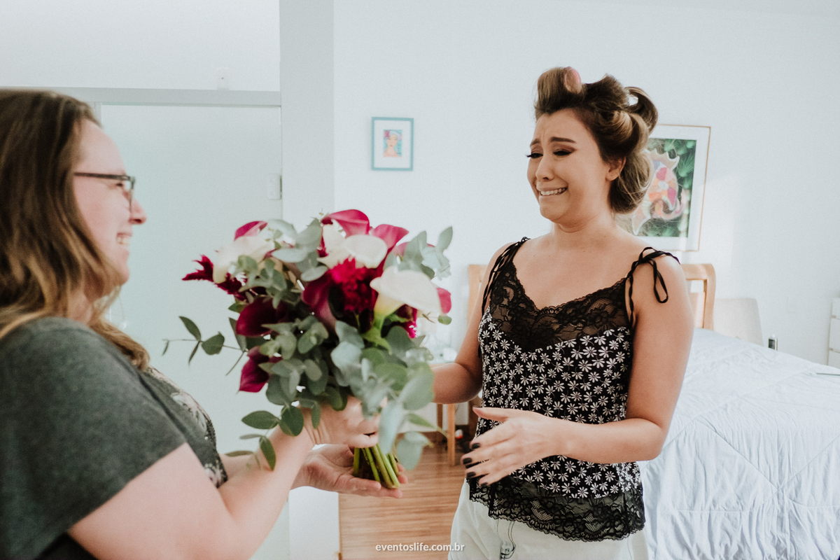 Life Fotografia, Casamento, Fotografia de Casamento Sorocaba, São Paulo, Lago Azul, Mini Wedding, Mini Casamento, Quintal Flores, Les Esembles, Leila Savioli, Doce Veneno, Mayara Zanetti, Buquê, Noiva, Making off, Grande dia, Emocionada, Amor, Felicidade