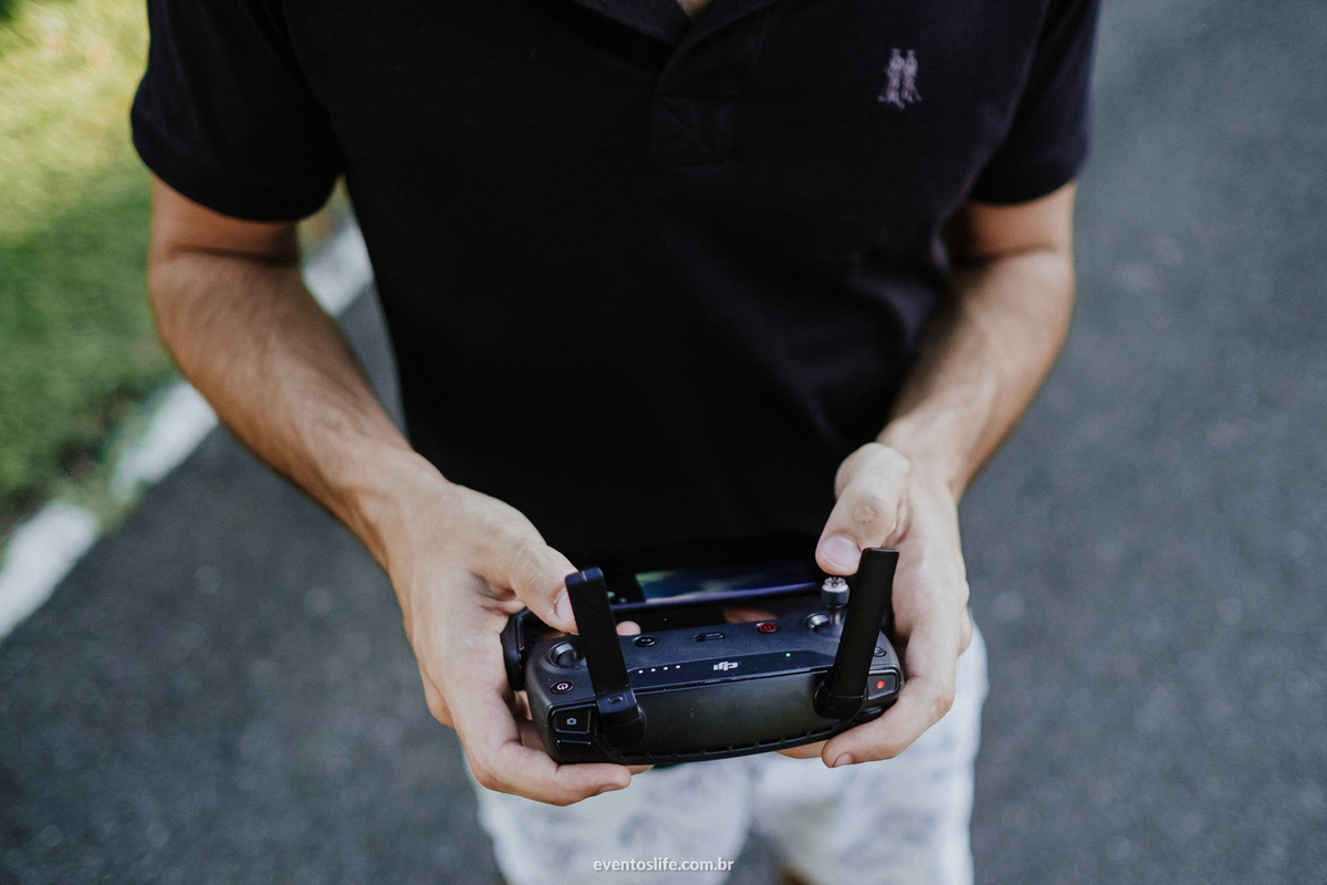 Life Fotografia, Casamento, Fotografia de Casamento Sorocaba, São Paulo, Lago Azul, Mini Wedding, Mini Casamento, Quintal Flores, Les Esembles, Leila Savioli, Doce Veneno, Mayara Zanetti, Noivo, Drone, Dji, Controle, Specia day, Making off, Grande dia