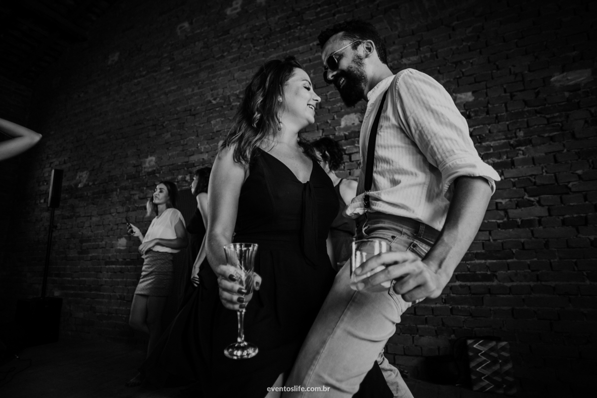 Life Fotografia, Fazenda Vassoural, Vassoural, Reveb, Evelyn e Alvaro, Casamento de dia, Casamento no interior, Monoclub, Banda Monoclub, Marcia Locações, Quintal Flores, Mini Wedding, Foto espontânea, convidados, festa, foto diferente, fotos criativas