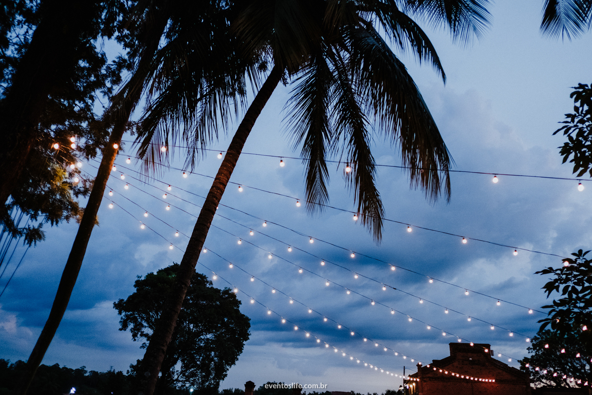 Life Fotografia, Fazenda Vassoural, Vassoural, Reveb, Evelyn e Alvaro, Casamento de dia, Casamento no interior, Monoclub, Banda Monoclub, Marcia Locações, Quintal Flores, Mini Wedding, Luzinhas, Festão, Varal de lâmpadas