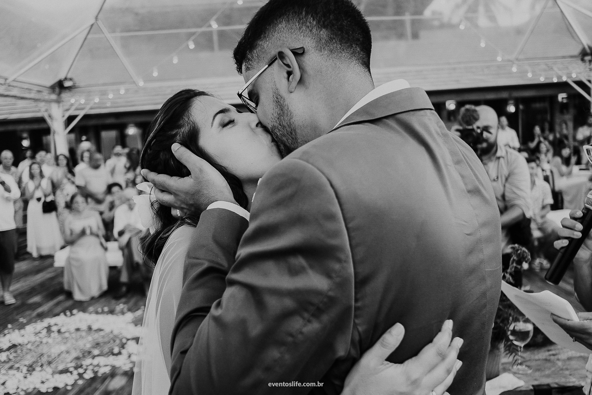 Life Fotografia, Fotografia de Casamento Sorocaba, Ilhabela, Fotos de Casamento, Fotos diferentes, Mini Wedding, São Paulo, Itu, Pier 151, Casamento na praia, Litoral, Mar, O dia mais bonito, Cerimonia, Barbara e Renan, BR, Beijo, Casados, PB, Felicidade