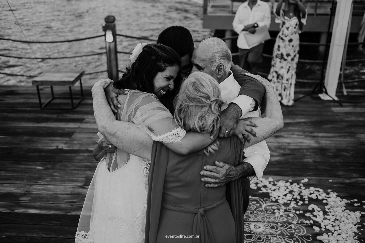Life Fotografia, Fotografia de Casamento Sorocaba, Ilhabela, Fotos de Casamento, Fotos diferentes, Mini Wedding, São Paulo, Itu, Pier 151, Casamento na praia, Litoral, Mar, O dia mais bonito, Cerimonia, Barbara e Renan, BR, Casados, Família, Abraço, Amor