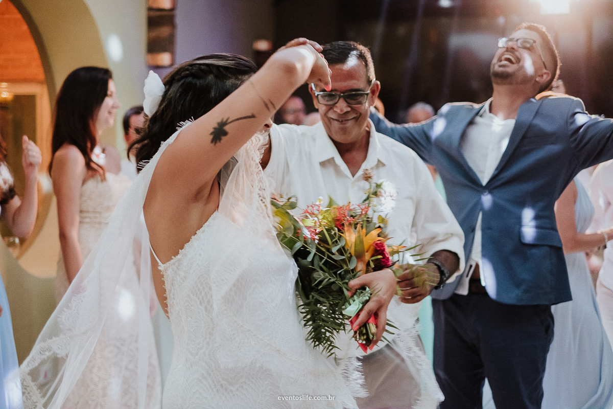 Life Fotografia, Fotografia de Casamento Sorocaba, Ilhabela, Fotos de Casamento, Fotos diferentes, Mini Wedding, São Paulo, Itu, Pier 151, Casamento na praia, Litoral, Mar, O dia mais bonito, Barbara e Renan, BR, Festa, Recepção, Dança, Noiva, Vestido