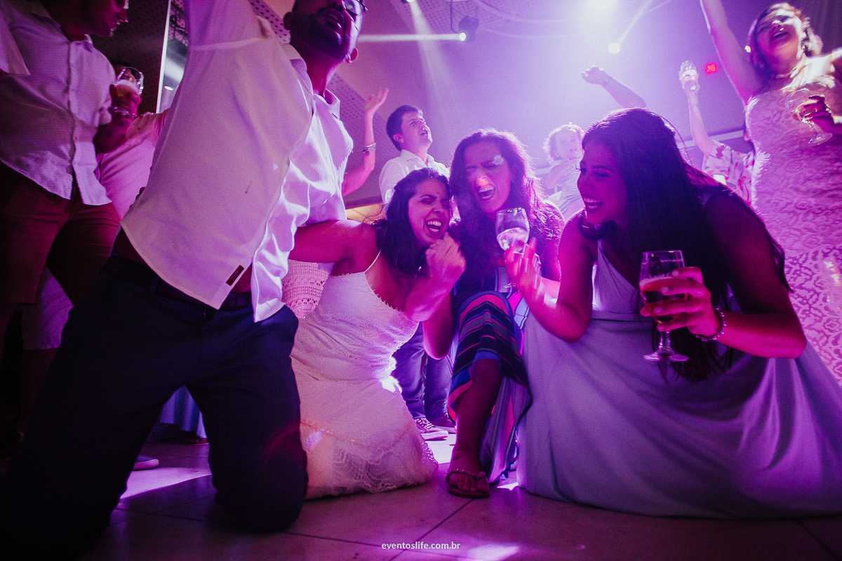 Life Fotografia, Fotografia de Casamento Sorocaba, Ilhabela, Fotos de Casamento, Fotos diferentes, Mini Wedding, São Paulo, Itu, Pier 151, Casamento na praia, Litoral, Mar, O dia mais bonito, Barbara e Renan, BR, Noiva, Madrinhas, Divertida, Felicidade