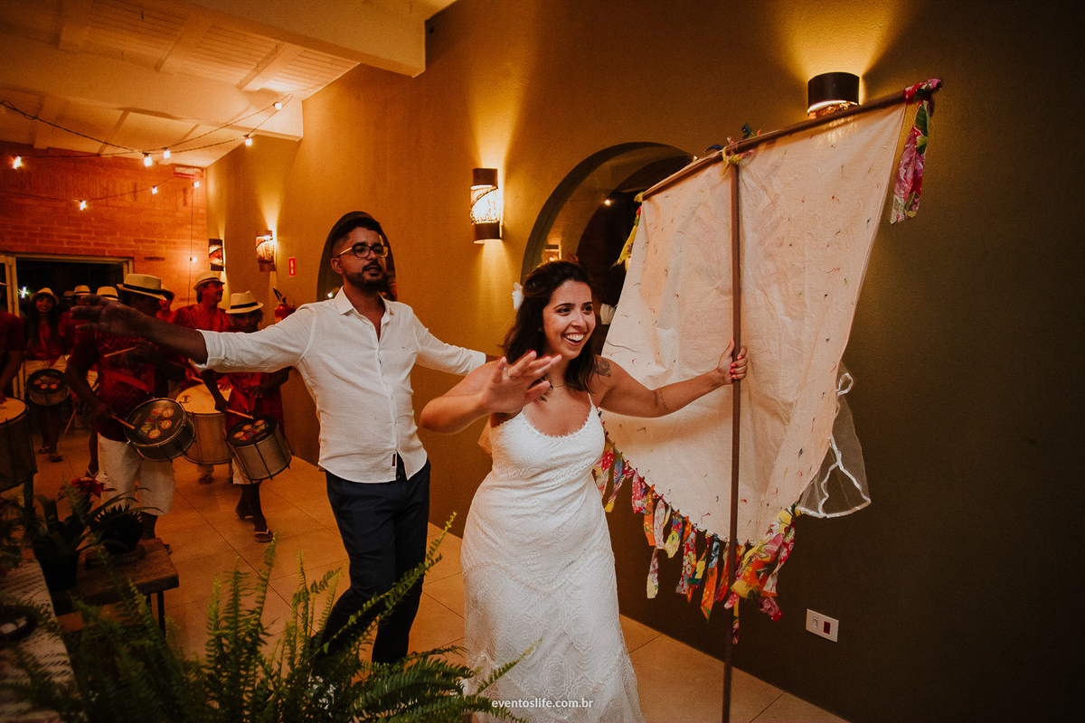 Life Fotografia, Fotografia de Casamento Sorocaba, Ilhabela, Fotos de Casamento, Fotos diferentes, Mini Wedding, São Paulo, Itu, Pier 151, Casamento na praia, Litoral, Mar, O dia mais bonito, Barbara e Renan, BR, Samba, Samdosa, Stand art, Bandeira, Noiva