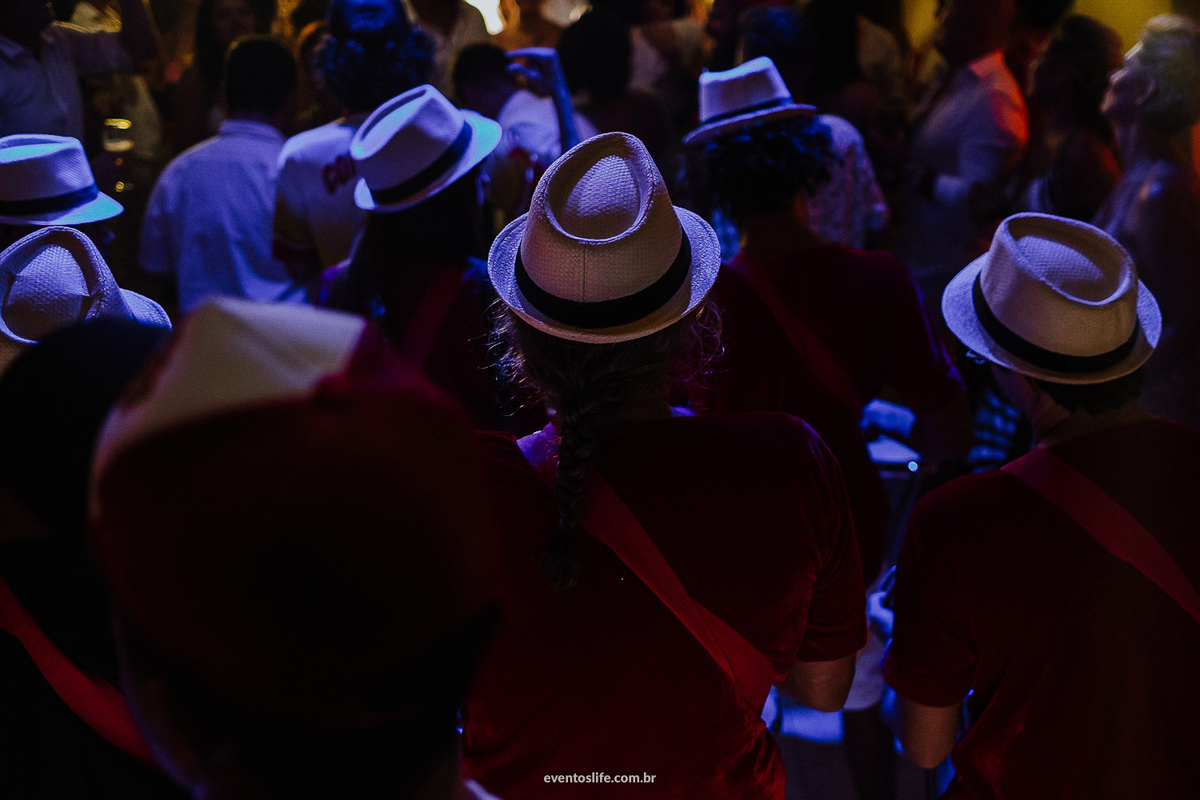 Life Fotografia, Fotografia de Casamento Sorocaba, Ilhabela, Fotos de Casamento, Fotos diferentes, Mini Wedding, São Paulo, Itu, Pier 151, Casamento na praia, Litoral, Mar, O dia mais bonito, Barbara e Renan, BR, Chapéu, Percussão, Samba, Samdosa, Show 