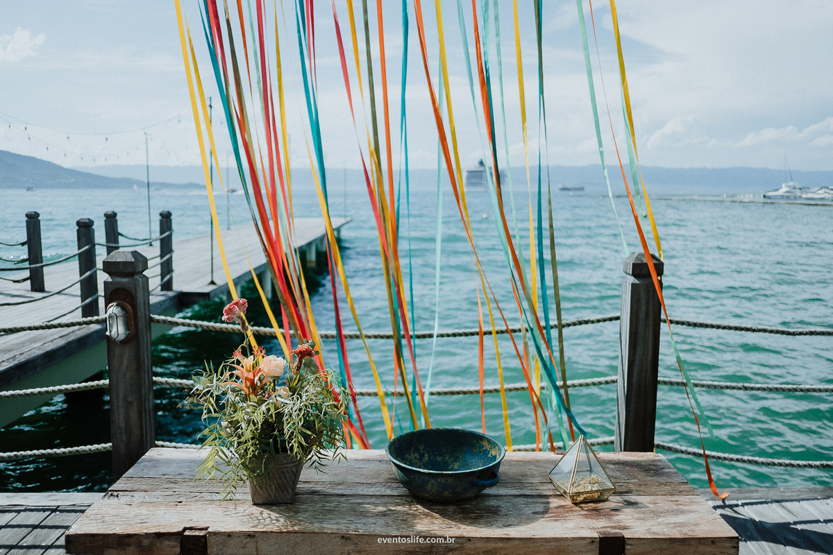 Life Fotografia, Fotografia de Casamento Sorocaba, Ilhabela, Fotos de Casamento, Fotos diferentes, Mini Wedding, São Paulo, Itu, Pier 151, Casamento na praia, Litoral, Mar, O dia mais bonito, Cerimonia, Céu azul, Horizonte, Decoração, Flores, Cruzeiro