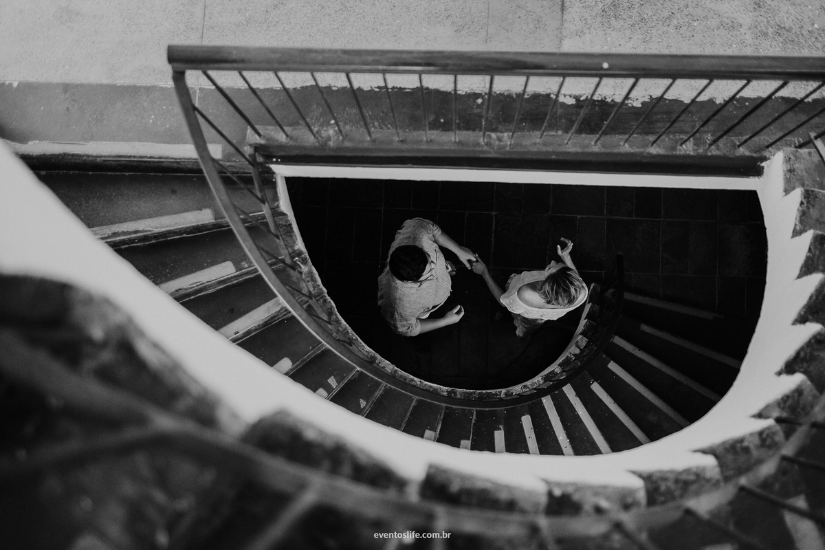 Life Fotografia, Fotografia de Casamento Sorocaba, São Paulo, Ilhabela, Ensaio na praia, Ingrid e Bomba, Litoral, Ensaio Pré Casamento, Pré Wedding, Sessão, Fotos na praia, Fotos casal, Ensaio Casal, Melhor fotógrafo de Sorocaba, Escadaria, PB, Conceitual