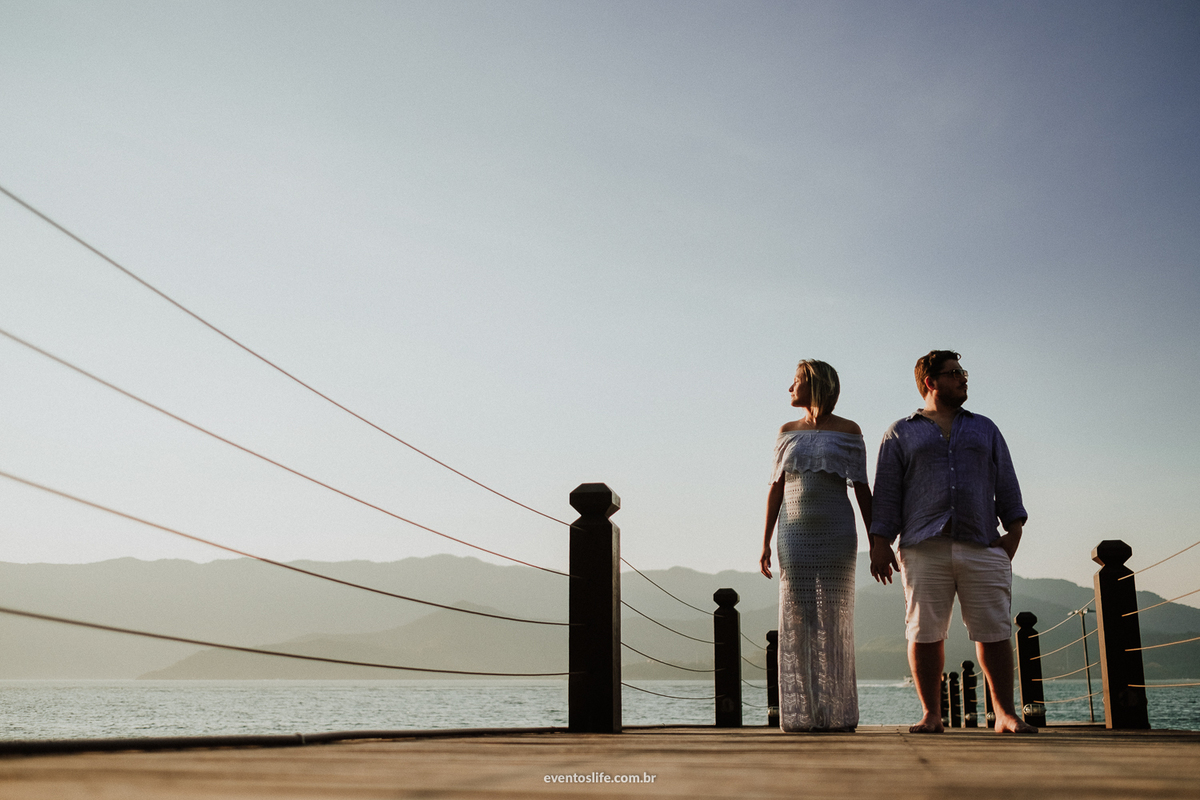 Life Fotografia, Fotografia de Casamento Sorocaba, São Paulo, Ilhabela, Ensaio na praia, Ingrid e Bomba, Litoral, Ensaio Pré Casamento, Pré Wedding, Sessão, Fotos na praia, Fotos casal, Ensaio Casal, Melhor fotógrafo de Sorocaba, Pier, Céu, Natureza