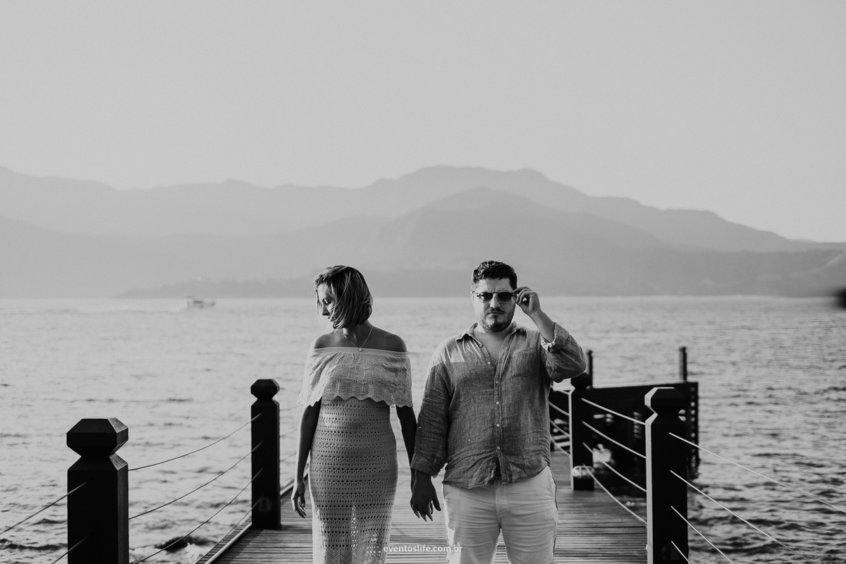 Life Fotografia, Fotografia de Casamento Sorocaba, São Paulo, Ilhabela, Ensaio na praia, Ingrid e Bomba, Litoral, Ensaio Pré Casamento, Pré Wedding, Sessão, Fotos na praia, Fotos casal, Ensaio Casal, Melhor fotógrafo de Sorocaba, PB, Pier, Mar, Horizonte