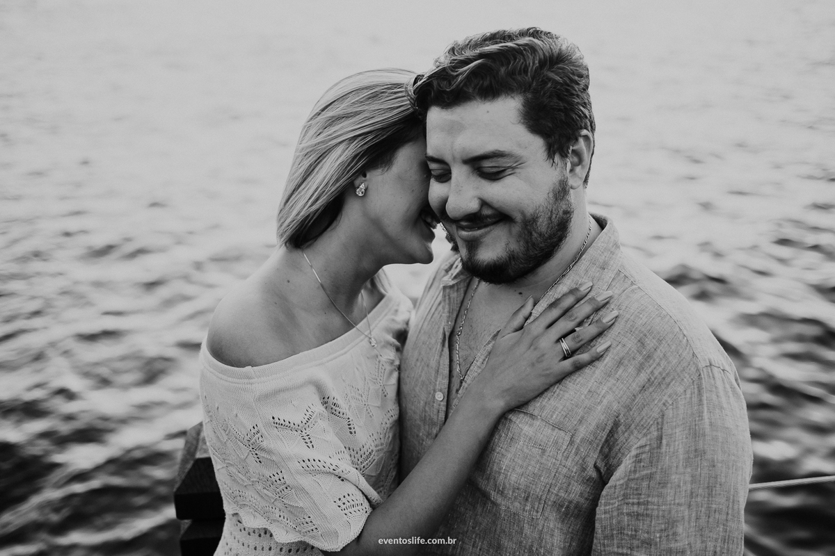 Life Fotografia, Fotografia de Casamento Sorocaba, São Paulo, Ilhabela, Ensaio na praia, Ingrid e Bomba, Litoral, Ensaio Pré Casamento, Pré Wedding, Sessão, Fotos na praia, Fotos casal, Ensaio Casal, Melhor fotógrafo de Sorocaba, PB, Mar, Beijo, Amor