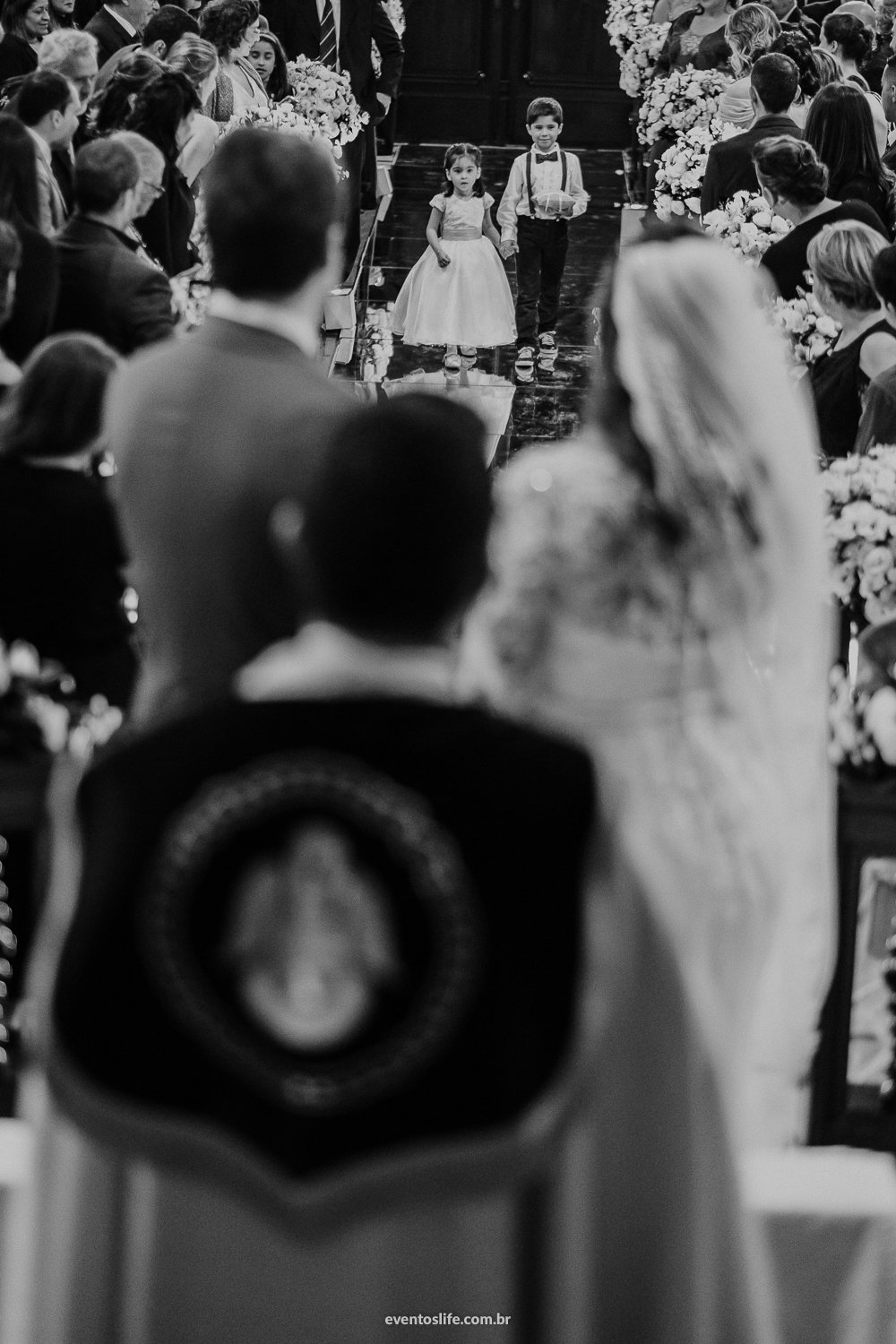 casamento camila e victor, life fotografia, fotografia de casamento, amor, love, wedding, celeiro quintal, são paulo, luís gomide, lamore e co, nova noiva, fotografia espontânea, fotografia de casamento diferente, igreja, cerimônia, noivos