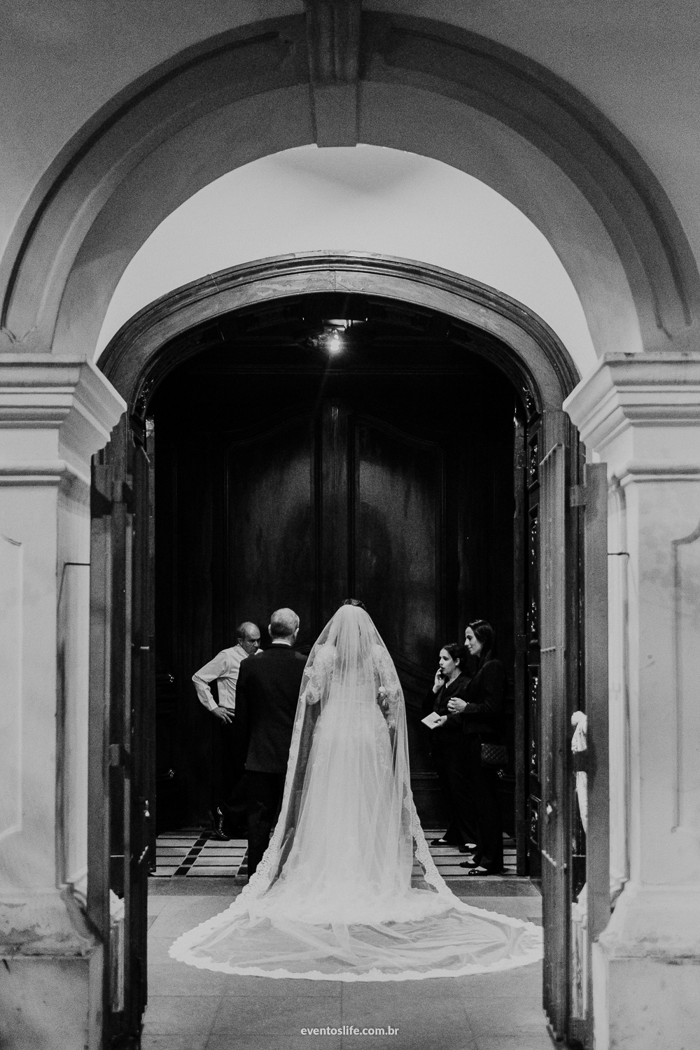 casamento camila e victor, life fotografia, fotografia de casamento, amor, love, wedding, celeiro quintal, são paulo, luís gomide, lamore e co, nova noiva, fotografia espontânea, fotografia de casamento diferente, igreja, cerimônia, noivos