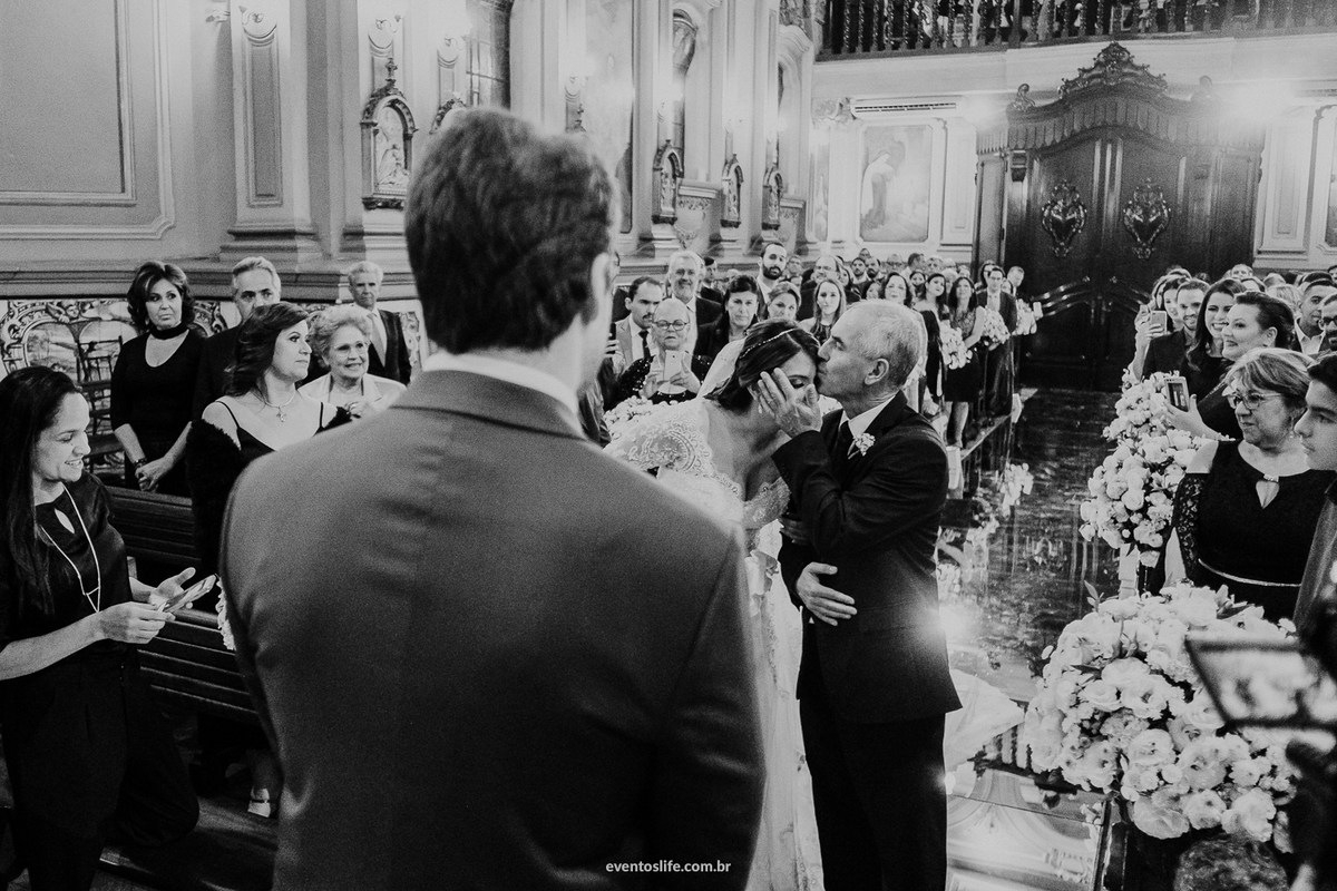 casamento camila e victor, life fotografia, fotografia de casamento, amor, love, wedding, celeiro quintal, são paulo, luís gomide, lamore e co, nova noiva, fotografia espontânea, fotografia de casamento diferente, igreja, cerimônia, noivos