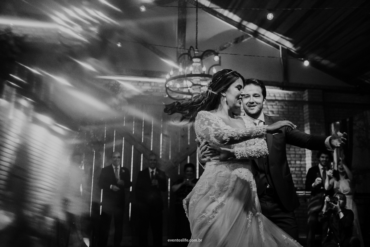 casamento camila e victor, life fotografia, fotografia de casamento, amor, love, wedding, celeiro quintal, são paulo, luís gomide, lamore e co, nova noiva, fotografia espontânea, fotografia de casamento diferente, igreja, cerimônia, noivos