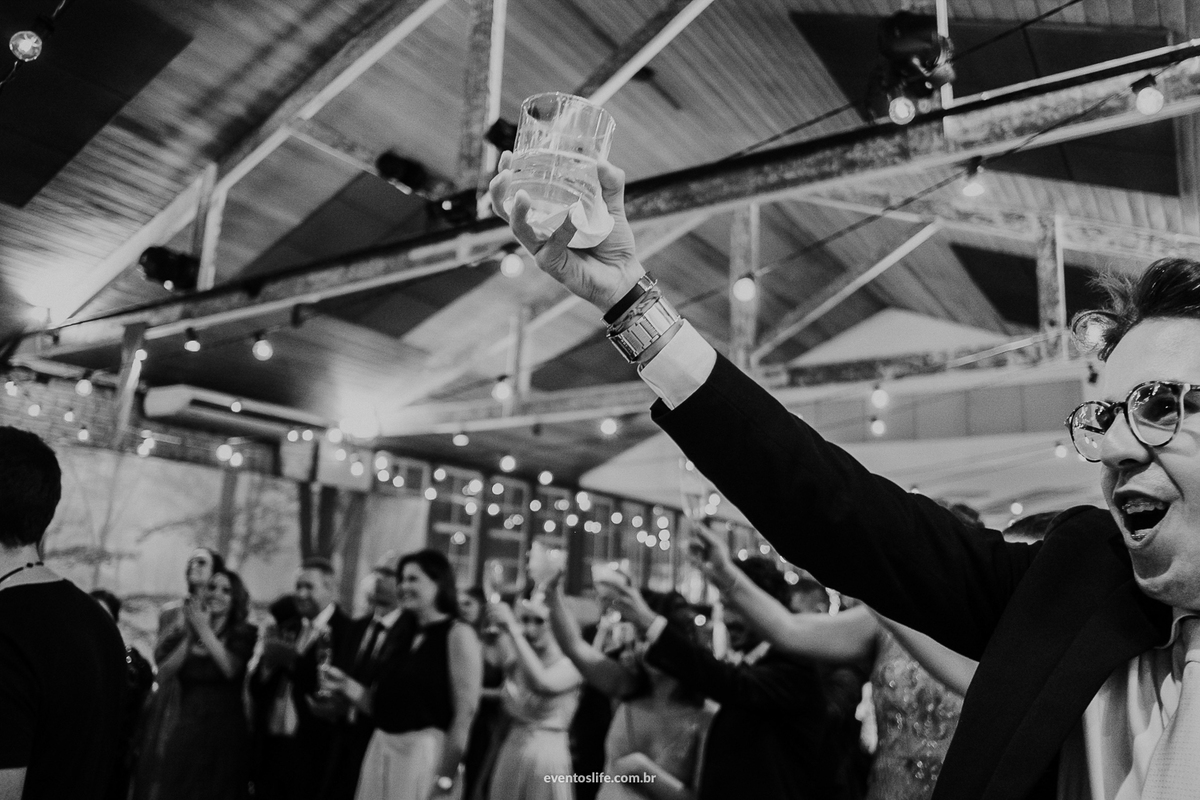 casamento camila e victor, life fotografia, fotografia de casamento, amor, love, wedding, celeiro quintal, são paulo, luís gomide, lamore e co, nova noiva, fotografia espontânea, fotografia de casamento diferente, igreja, cerimônia, noivos