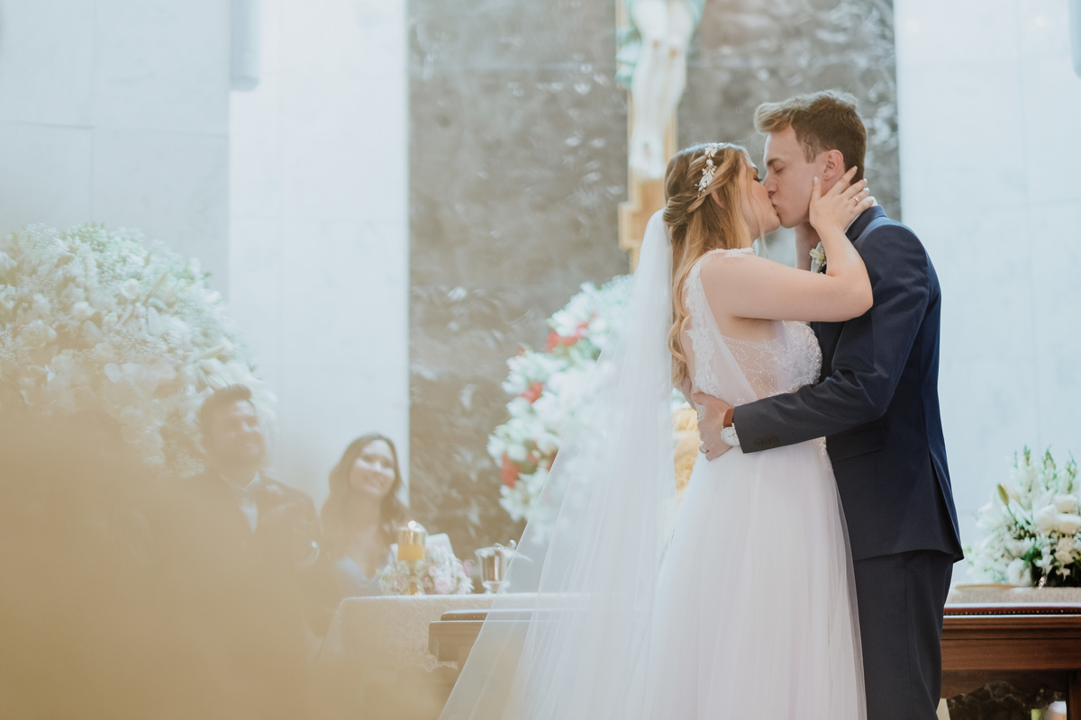 Casamento, Nossa Senhora de Fátima, Hukka Garden, Sorocaba, Fotografia de casamento Sorocaba, Life Fotografia, Fotos espontâneas, Noiva, Fotografia de Casamento, Fotografia criativa, Fotógrafo de casamento, cerimônia, beijo