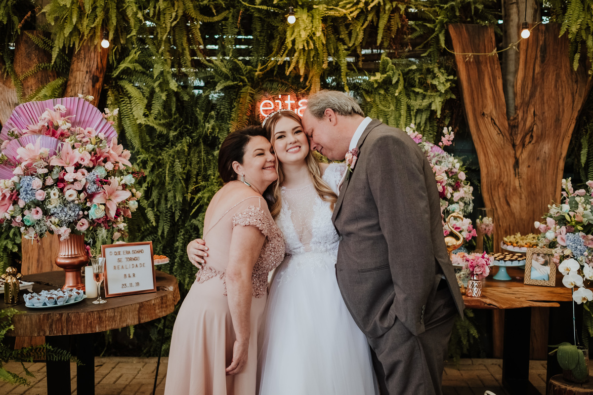 Casamento, Nossa Senhora de Fátima, Hukka Garden, Sorocaba, Fotografia de casamento Sorocaba, Life Fotografia, Fotos espontâneas, Noiva, Fotografia de Casamento, Fotografia criativa, Fotógrafo de casamento, brinde, padrinhos, madrinhas, fotos de família