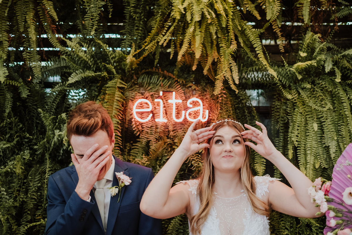 Casamento, Nossa Senhora de Fátima, Hukka Garden, Sorocaba, Fotografia de casamento Sorocaba, Life Fotografia, Fotos espontâneas, Noiva, Fotografia de Casamento, Fotografia criativa, Fotógrafo de casamento, neon pra casamento, aluguel de neon, glória gló