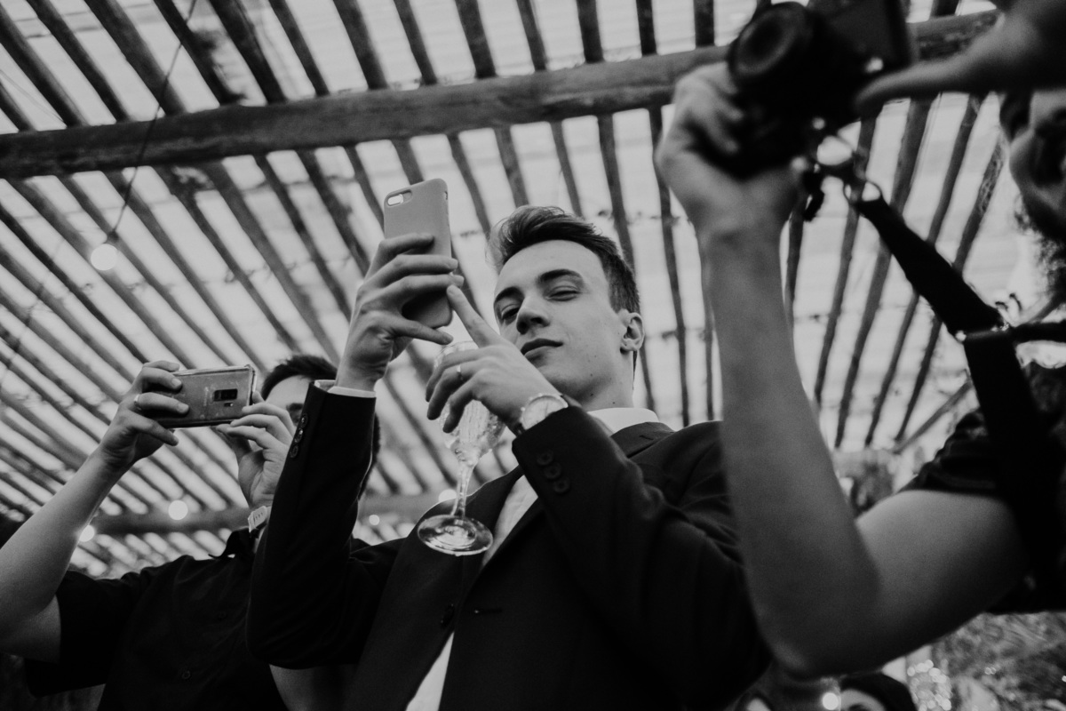 Casamento, Nossa Senhora de Fátima, Hukka Garden, Sorocaba, Fotografia de casamento Sorocaba, Life Fotografia, Fotos espontâneas, Noiva, Fotografia de Casamento, Fotografia criativa, Fotógrafo de casamento, recepção, noivo fotografando